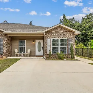 Lovely Town-home In Holiday home